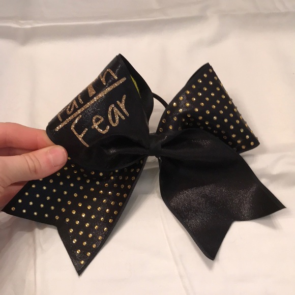 Cheer bow - Picture 2 of 2